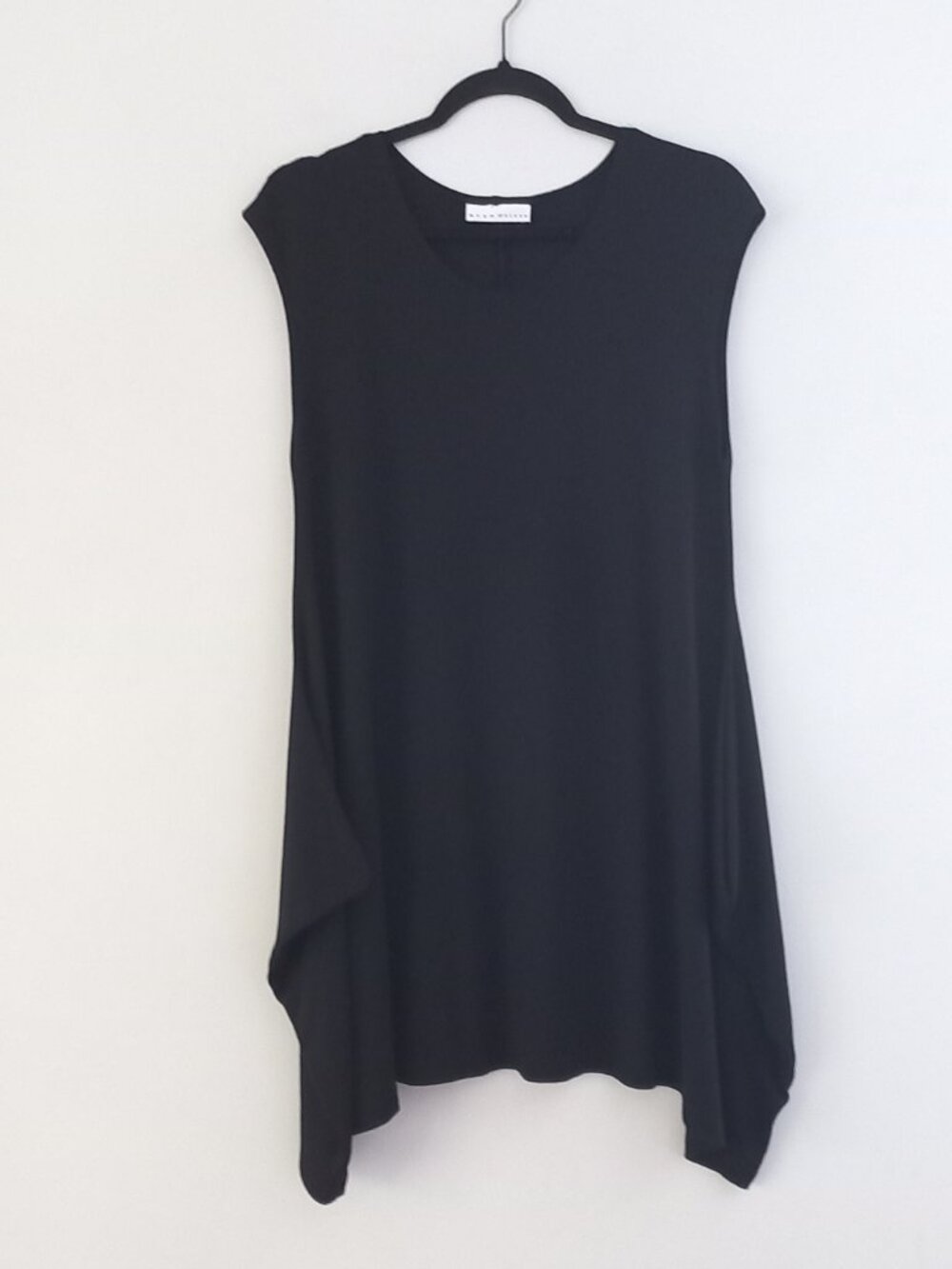 BRYN WALKER black stretchy sleeveless tunic